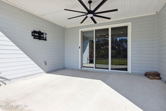 view of patio with ceiling fan