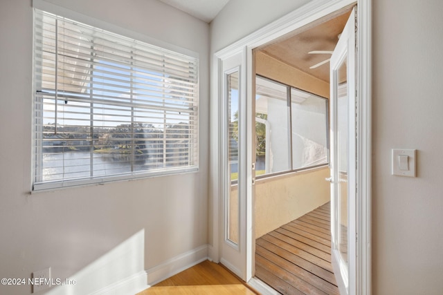 304 Tournament Rd, Ponte Vedra Beach, FL 32082 - entryway featuring light wood finished floors and baseboards
