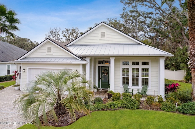 view of front facade with a garage