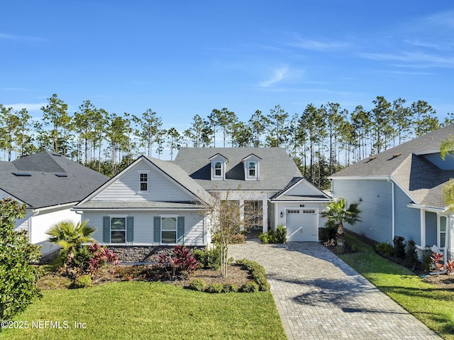 view of front facade with a front lawn