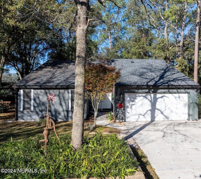 view of front facade with a garage