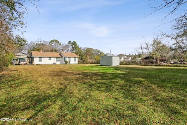 view of yard with a shed