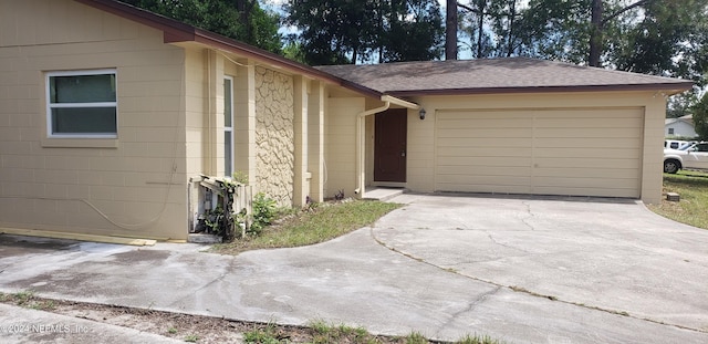 view of front facade with a garage