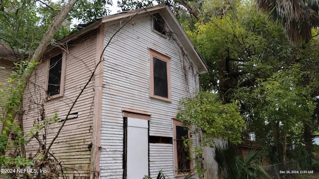 view of home's exterior