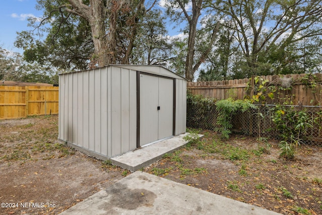 view of outbuilding