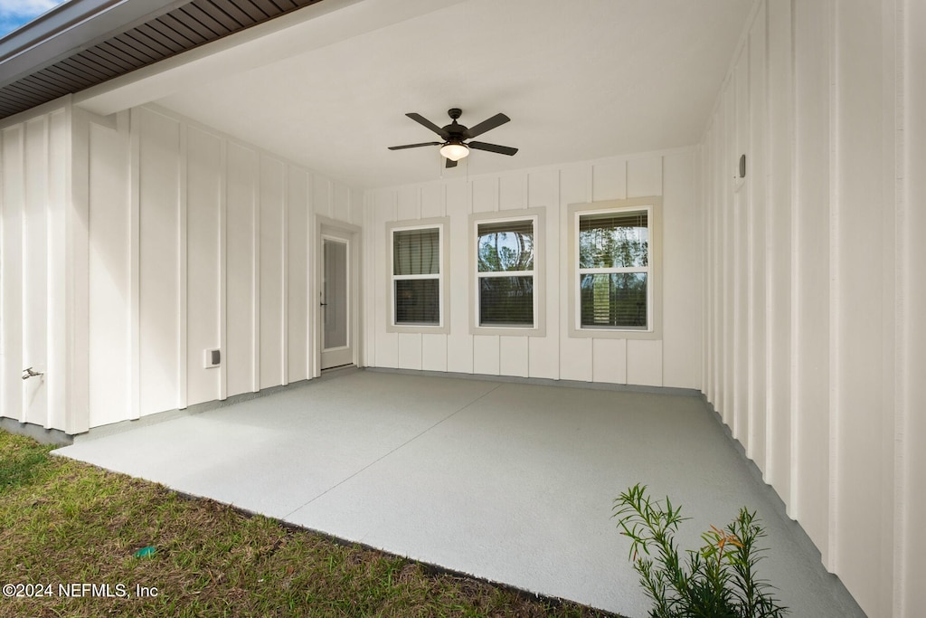 view of patio with ceiling fan