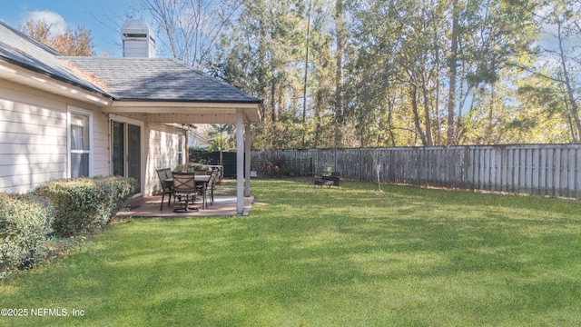 view of yard featuring a patio area