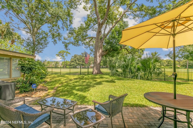 view of yard with a patio