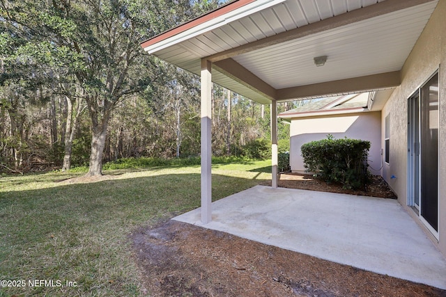 view of yard with a patio area