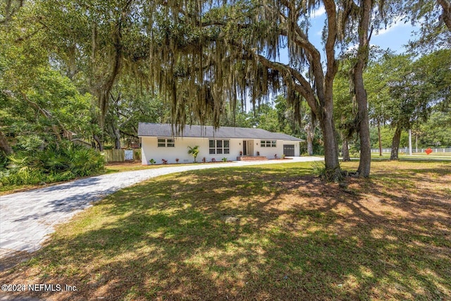 view of front of house with a front yard