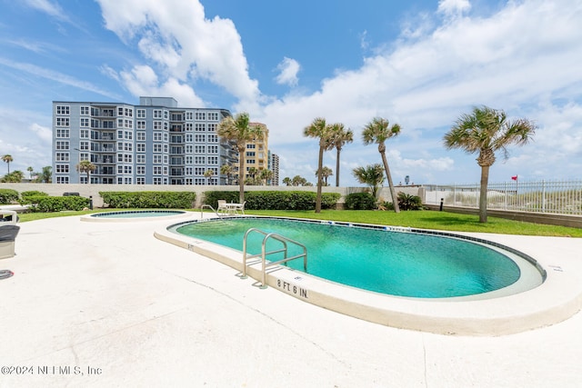 view of swimming pool