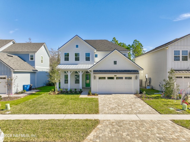 view of front of property with a front yard