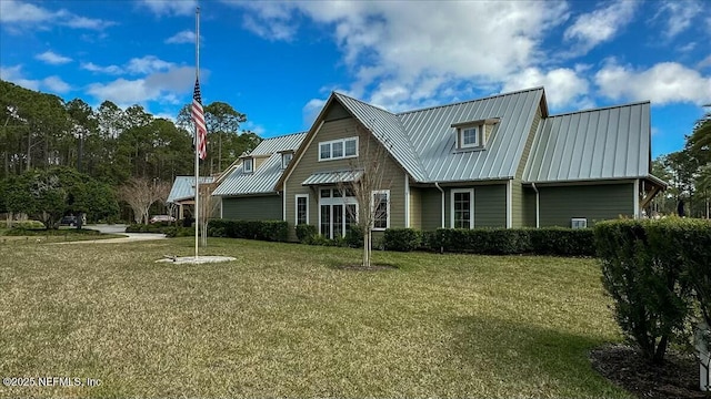 view of front of property featuring a front yard