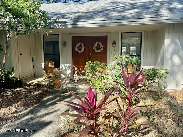 entrance to property with covered porch