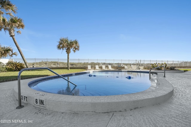 view of swimming pool