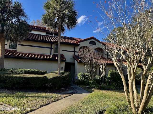 view of front of house