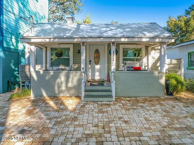 bungalow-style house featuring a porch