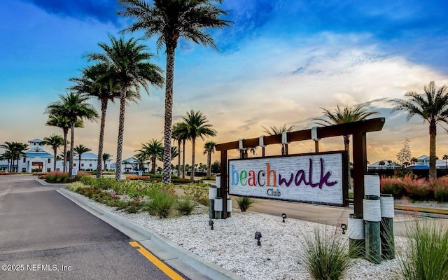 view of community / neighborhood sign