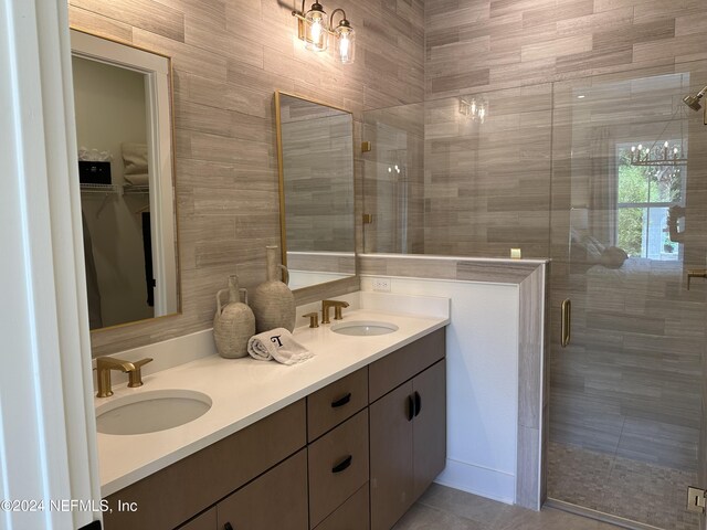 86 Delwood Way Unit 269, Saint Augustine, FL 32092 - bathroom featuring a shower with shower door and vanity