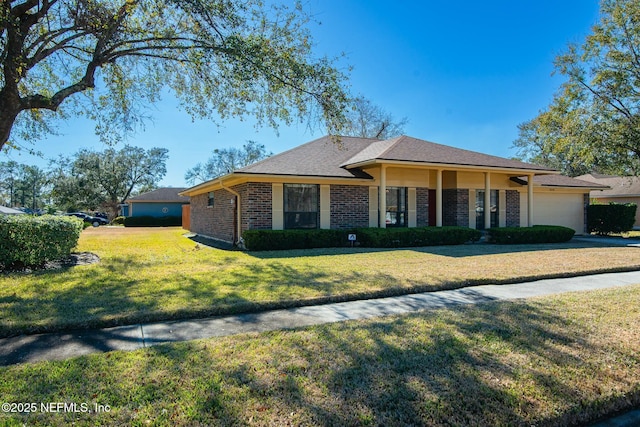 ranch-style house with a front yard