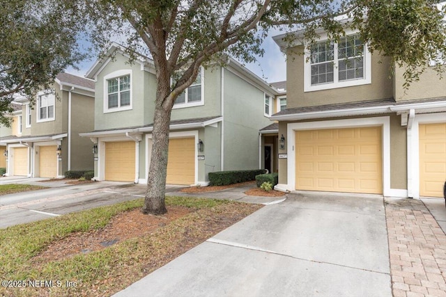 view of front facade featuring a garage