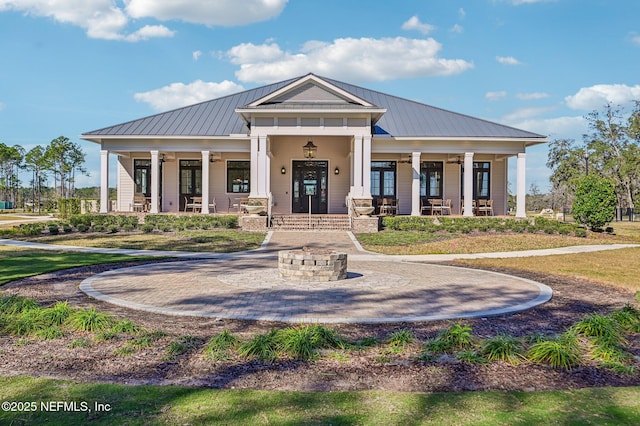 view of front facade featuring a porch