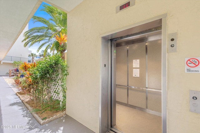 property entrance featuring elevator