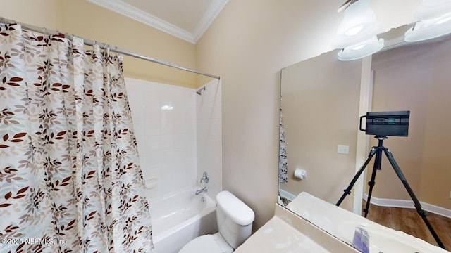 bathroom featuring wood-type flooring, shower / tub combo, toilet, and crown molding