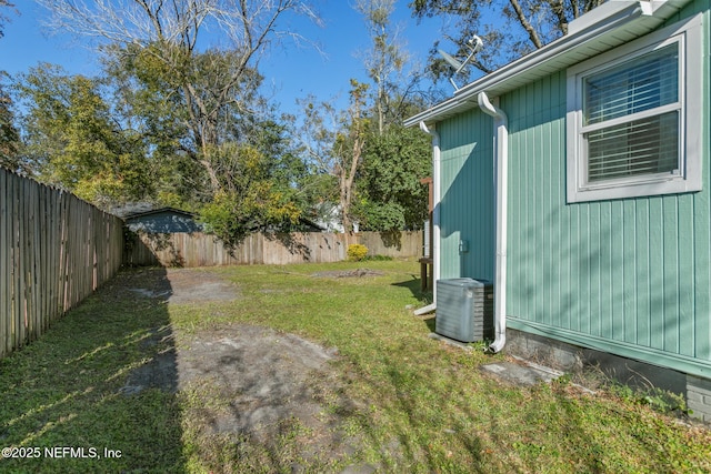 view of yard with cooling unit