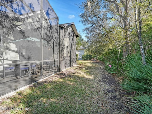 view of yard featuring a patio