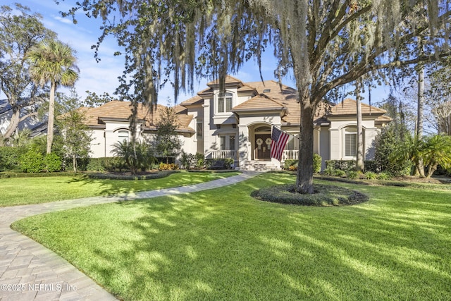 view of front of house featuring a front yard