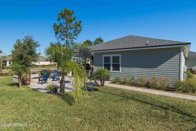 view of yard featuring a patio area