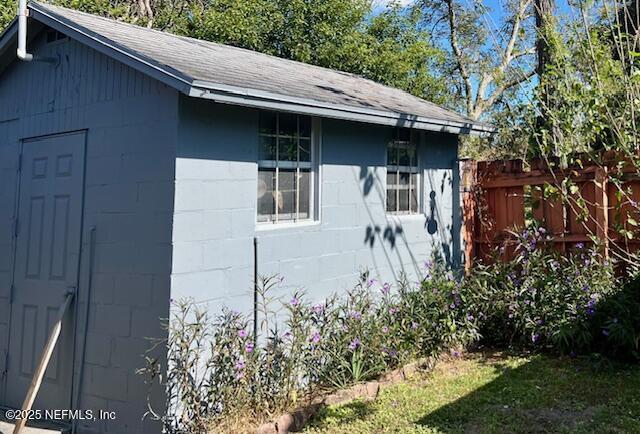 view of outbuilding