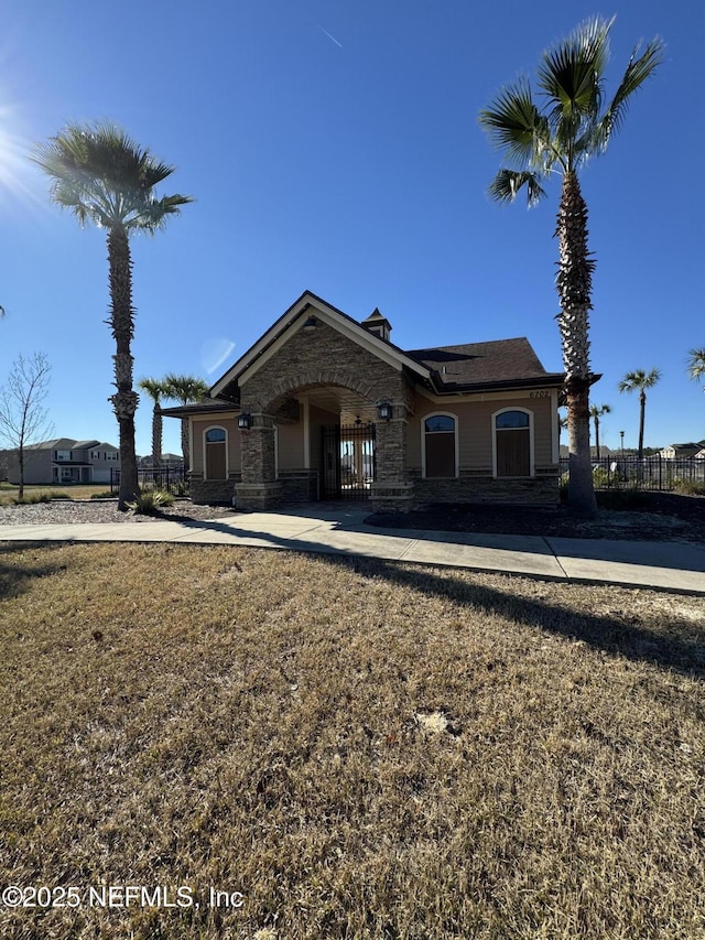 view of front of property