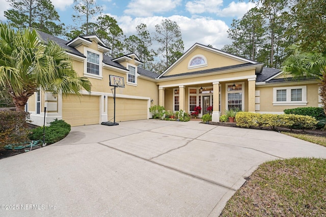 view of front facade featuring a garage