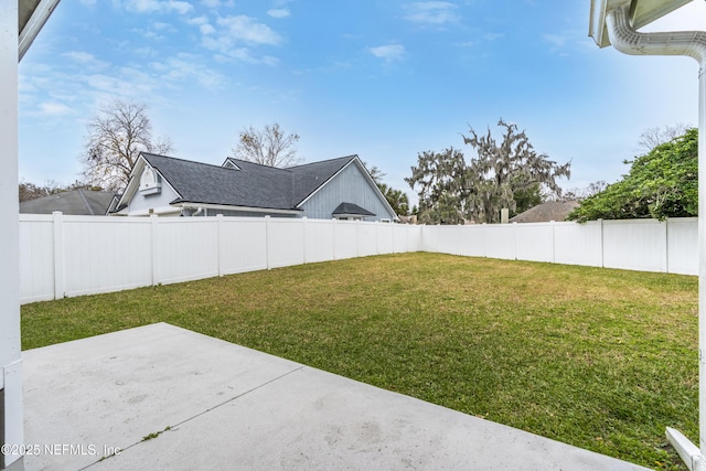 view of yard with a patio