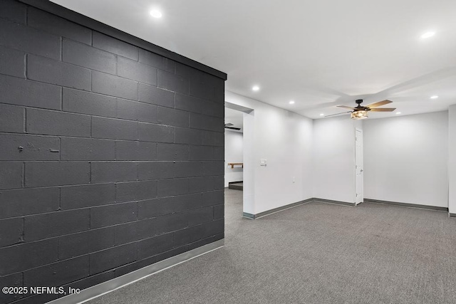 empty room featuring ceiling fan