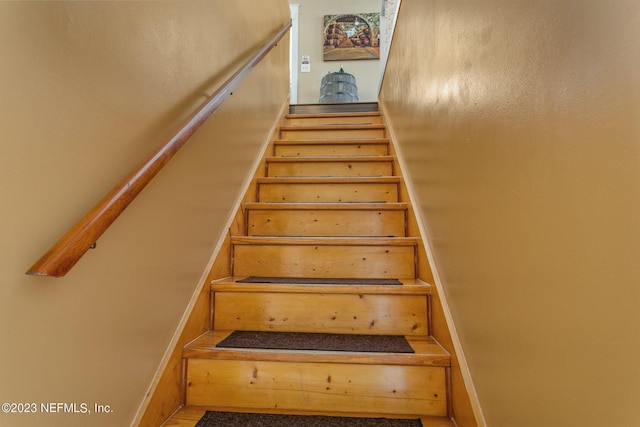 14 Ballard Ave, Saint Augustine, FL 32084 - stairs featuring baseboards
