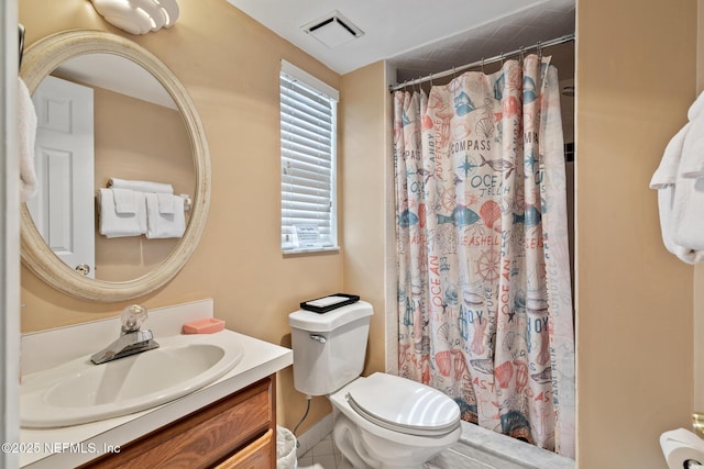 14 Ballard Ave, Saint Augustine, FL 32084 - full bath featuring vanity and curtained shower