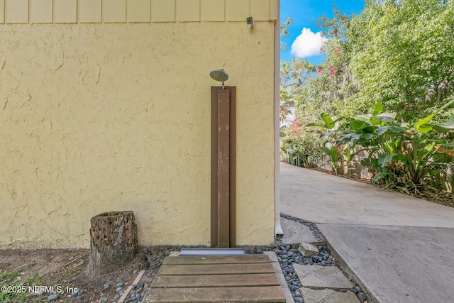 14 Ballard Ave, Saint Augustine, FL 32084 - view of exterior entry with stucco siding