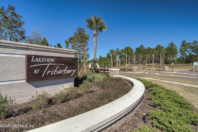 view of community / neighborhood sign