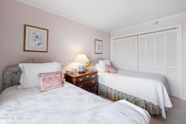 carpeted bedroom featuring a closet and ornamental molding