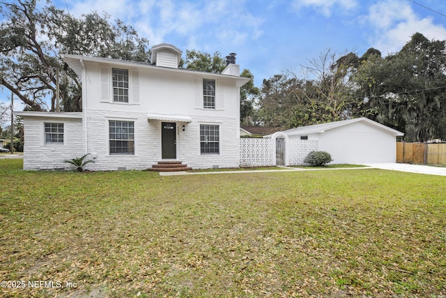 view of front of home featuring a front yard