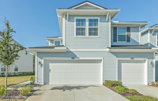 view of front facade featuring a garage