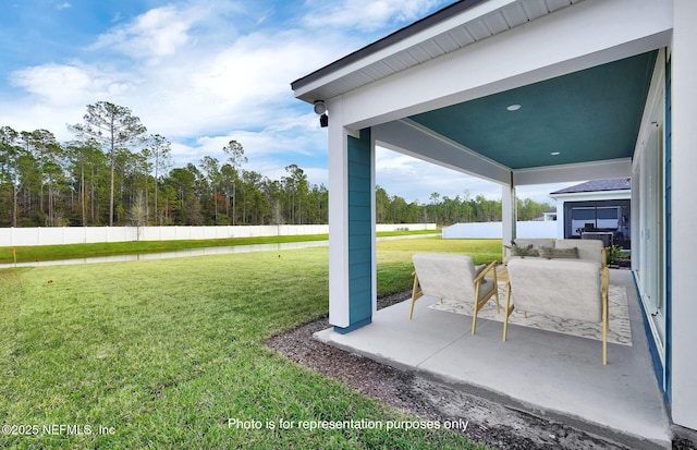 view of yard featuring a patio