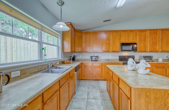 kitchen with sink, pendant lighting, a textured ceiling, lofted ceiling, and black appliances