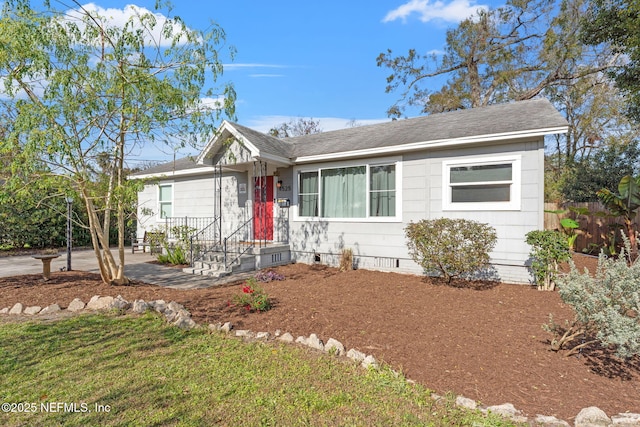 view of front of property with a front yard