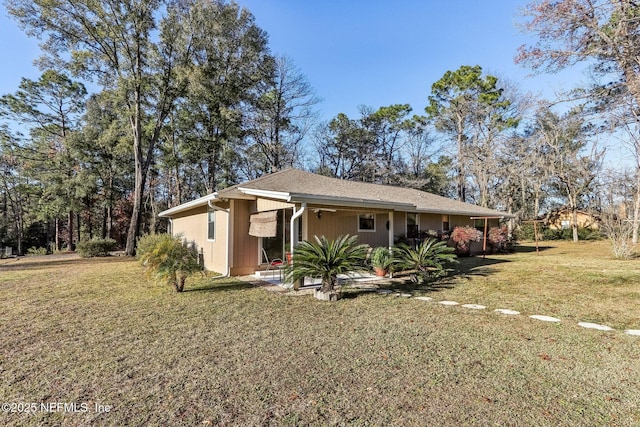 view of front of house with a front yard