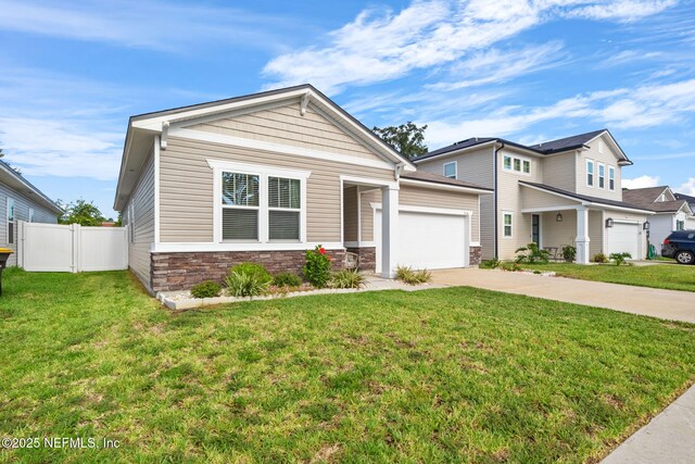 view of front of house featuring a front yard