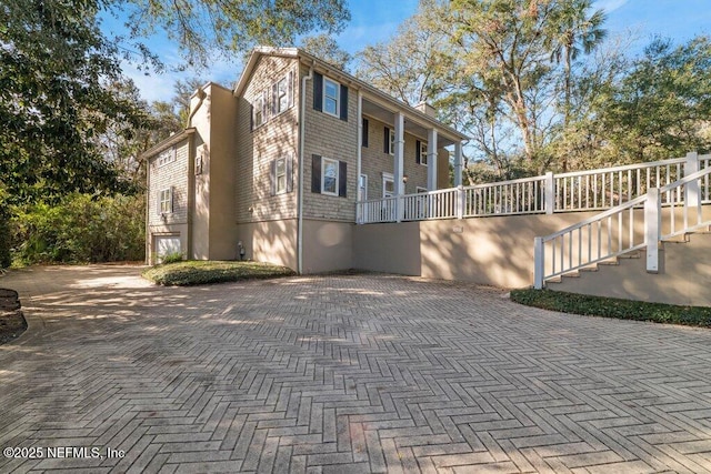 view of front of house featuring a garage